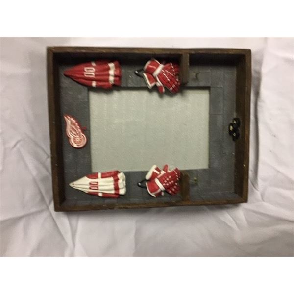 RED WINGS PICTURE FRAME
