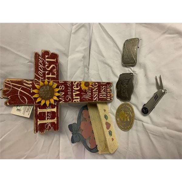 LOT OF BUCKLES