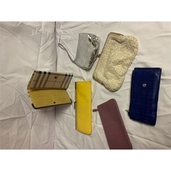 LOT OF PURSES