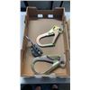Image 2 : New BBQ burner and fall arrest clips