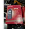 Image 3 : 2 motorola digital onsite 2 way radios in box