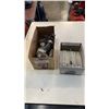 Image 1 : 2 boxes of electric water pumps and small brushes