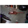 Image 2 : RED HYDRAULIC TROLLEY JACK