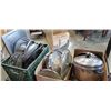 Image 1 : Crate and 2 boxes of bakeware