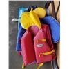 Image 2 : 3 KIDS LIFE JACKETS AND BOOGIE BOARD