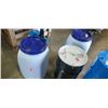 Image 2 : 2 plastic barrels with lids and 2 metal barrels