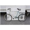 Image 1 : WHITE AND BLUE NO BRAND BIKE