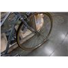 Image 2 : GREY MEDALIST ROAD BIKE