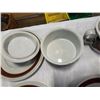 Image 8 : 23 pieces of arabia rosemarin dinnerware Brown anemone pattern