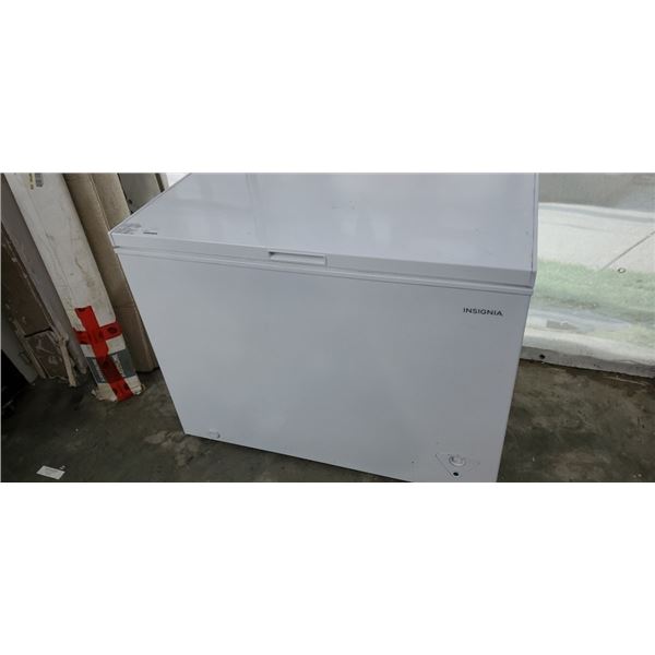 Insignia chest freezer