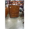 Image 1 : ANTIQUE 5 DRAWER WALNUT CHEST OF DRAWERS