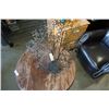 Image 1 : METAL TREE DECORATION
