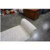 Image 2 : FABRIC BENCH