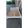 Image 1 : WHITE QUEENSIZE BED FRAME