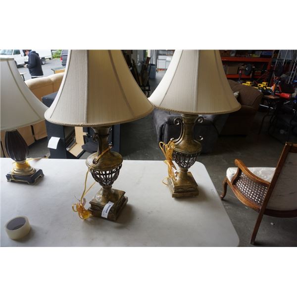 PAIR OF TABLE LAMPS