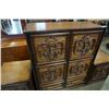 Image 2 : 5 DRAWER CHEST OF DRAWERS AND PAIR OF NIGHTSTANDS