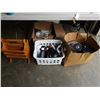 Image 1 : 3 BOXES DISHES, APPLIANCES, BOXING GLOVES