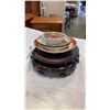 Image 1 : Eastern vase on stand with 3 eastern plates