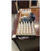 Image 1 : TRAY OF 60 ASSORTED EVAPE JUICE AND E CIGARETTES