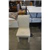 Image 1 : WHITE LEATHER CHAIR AND BLACK FLOOR LAMP