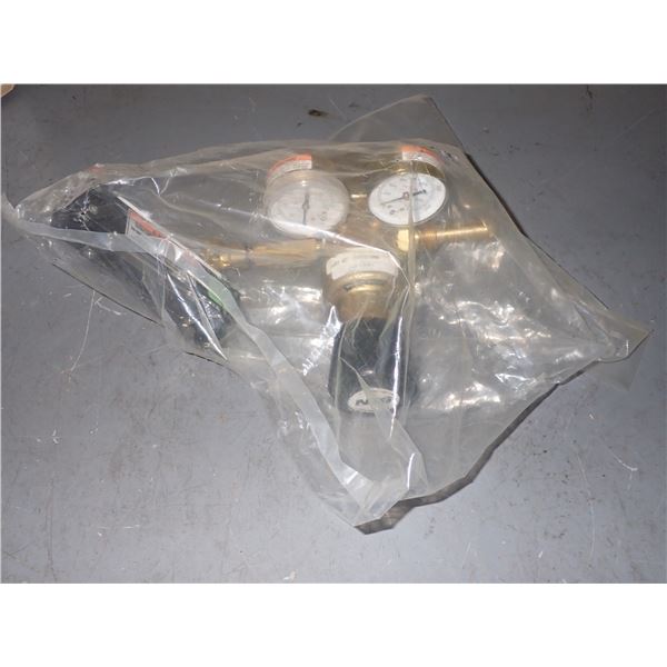 Regulator Gauge Set ??? #TSD757580