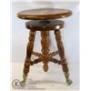 Image 1 : ANTIQUE CLAWFOOT PIANO STOOL
