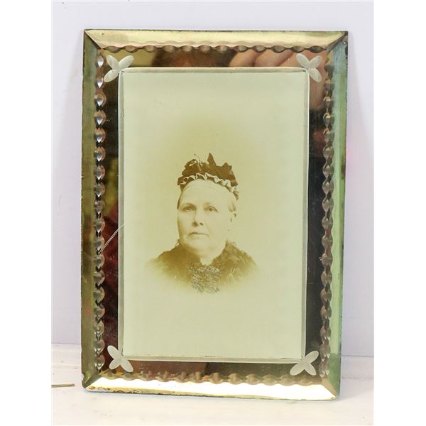 VICTORIAN MIRRORED PHOTOGRAPH