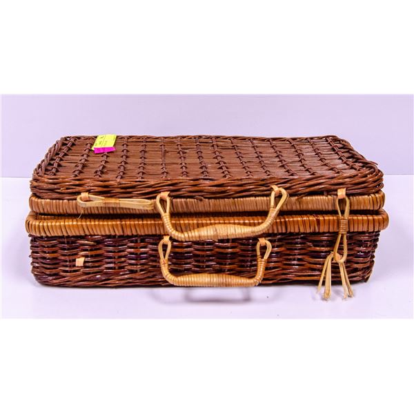 SMALL WICKER CASE