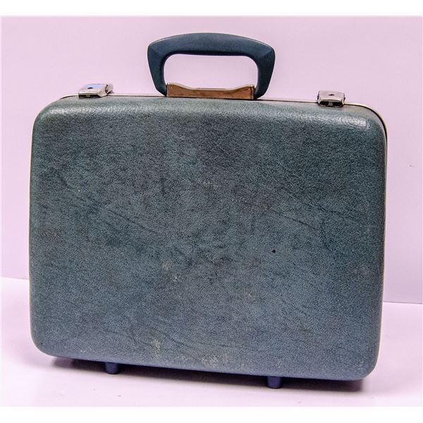 1960'S TRAVEL CARRY CASE