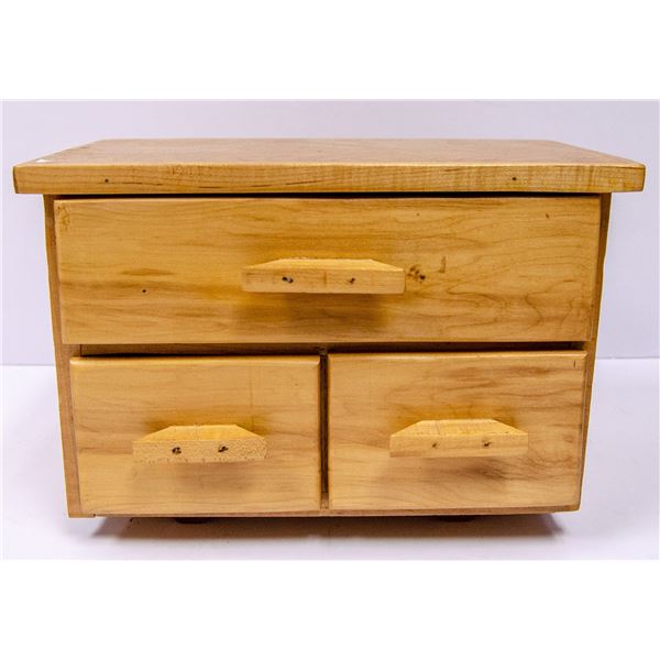 SMALL WOODEN KEEPSAKE BOX