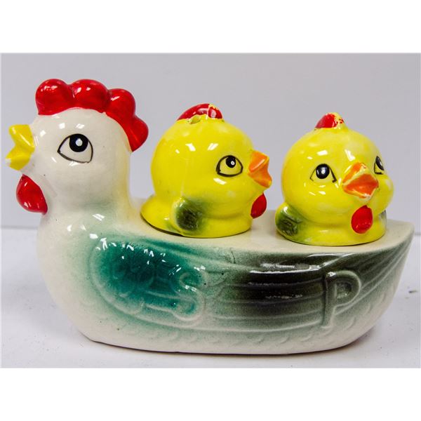 1950S HEN SALT AND PEPPER SET