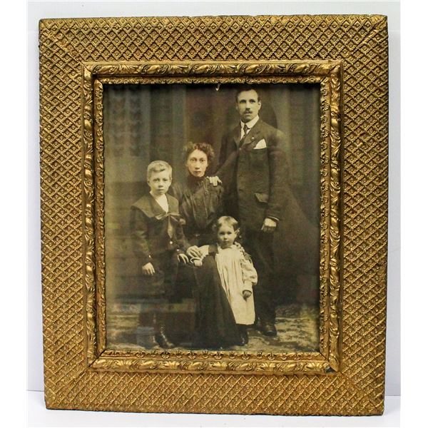 ANTIQUE ORNATE FRAMED FAMILY PORTRAIT LARGE