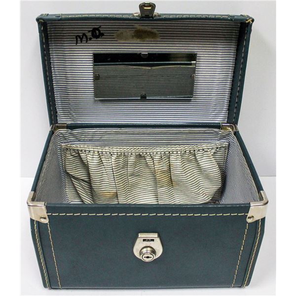 VINTAGE HARD SHELL SMALL TRAVEL SUITCASE
