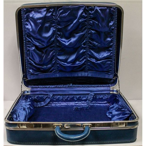 VINTAGE BLUE MCBRINE SUITCASE