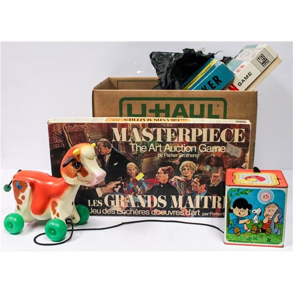 BOX OF ASSORTED VINTAGE COLLECTIBLES