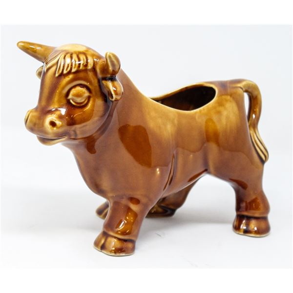 VINTAGE CERAMIC COW DECOR