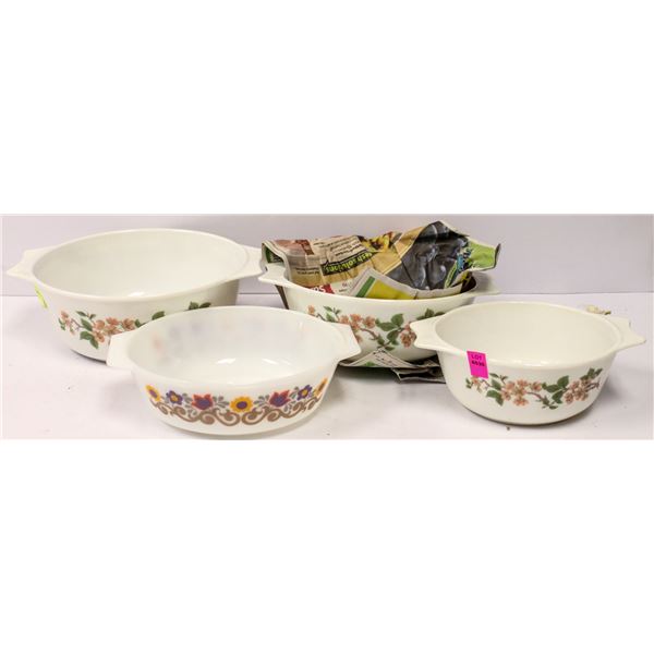 FOUR PYREX VINTAGE BOWLS