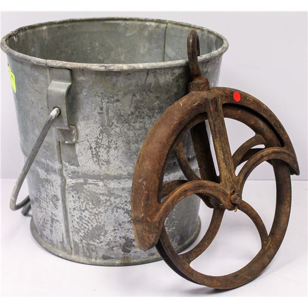 ANTIQUE GALVANIZED WELL BUCKET WITH PULLEY