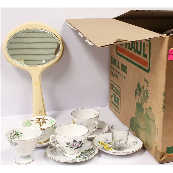 BOX OF ASSORTED VINTAGE HOUSEWARE COLLECTIBLES