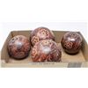 Image 1 : FOUR DECORATIVE CERAMIC BALLS