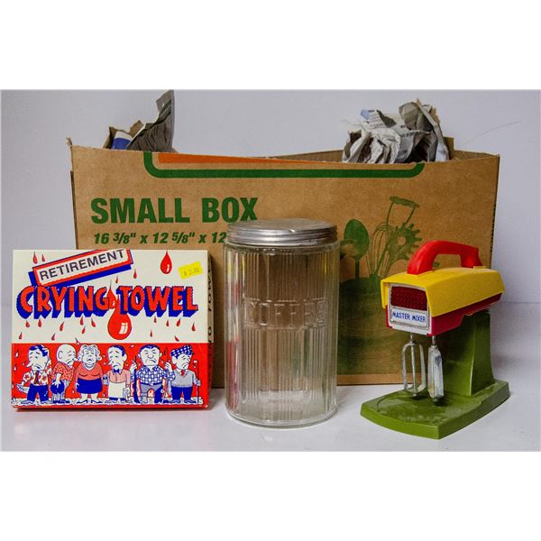 LOT OF ASSORTED ANTIQUE COLLECTIBLES