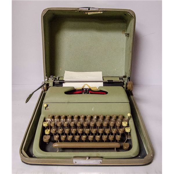 1950'S PORTABLE TYPEWRITER