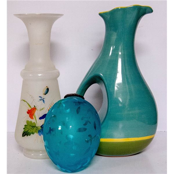 SET OF THREE DECORATIVE VASES