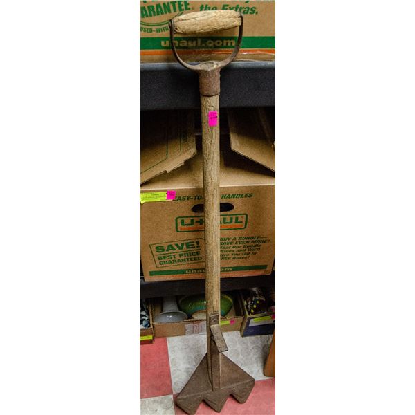 ANTIQUE WOOD SHOVEL