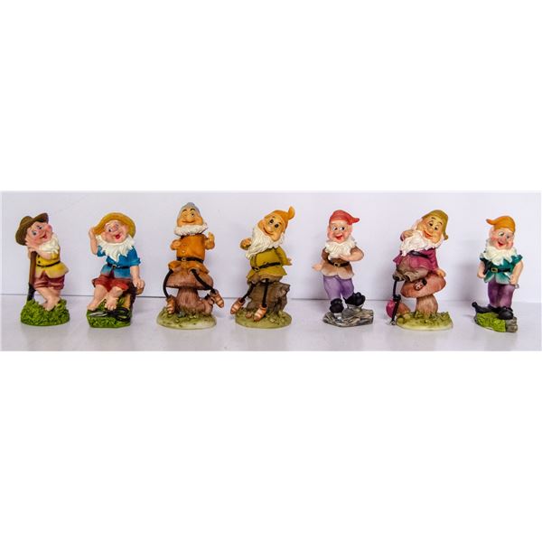 SEVEN DWARVES FIGURE SET COLLECTIBLE