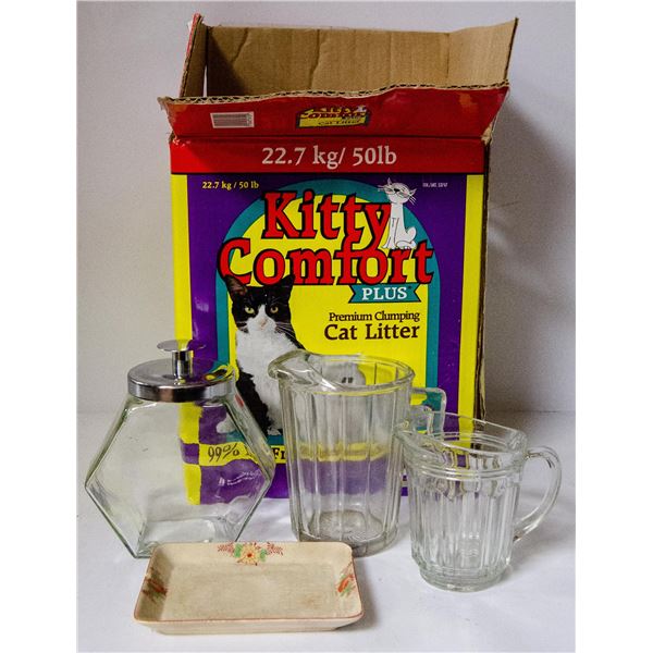 BOX OF ASSORTED VINTAGE VASES AND PITCHERS