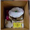 Image 1 : LARGE BOX OF ASSORTED VINTAGE ESTATE