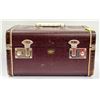 Image 2 : ANTIQUE HARDSHELL RED LEATHER CARRY CASE