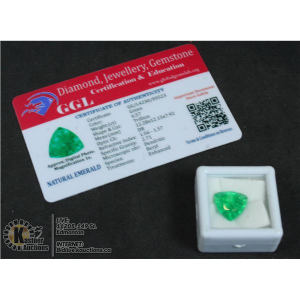 GREEN EMERALD 6.57 CARATS TRILLION SHAPED