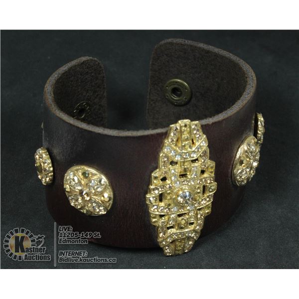 WIDE LEATHER RHINESTONE EMBELLISHED SNAP LOK